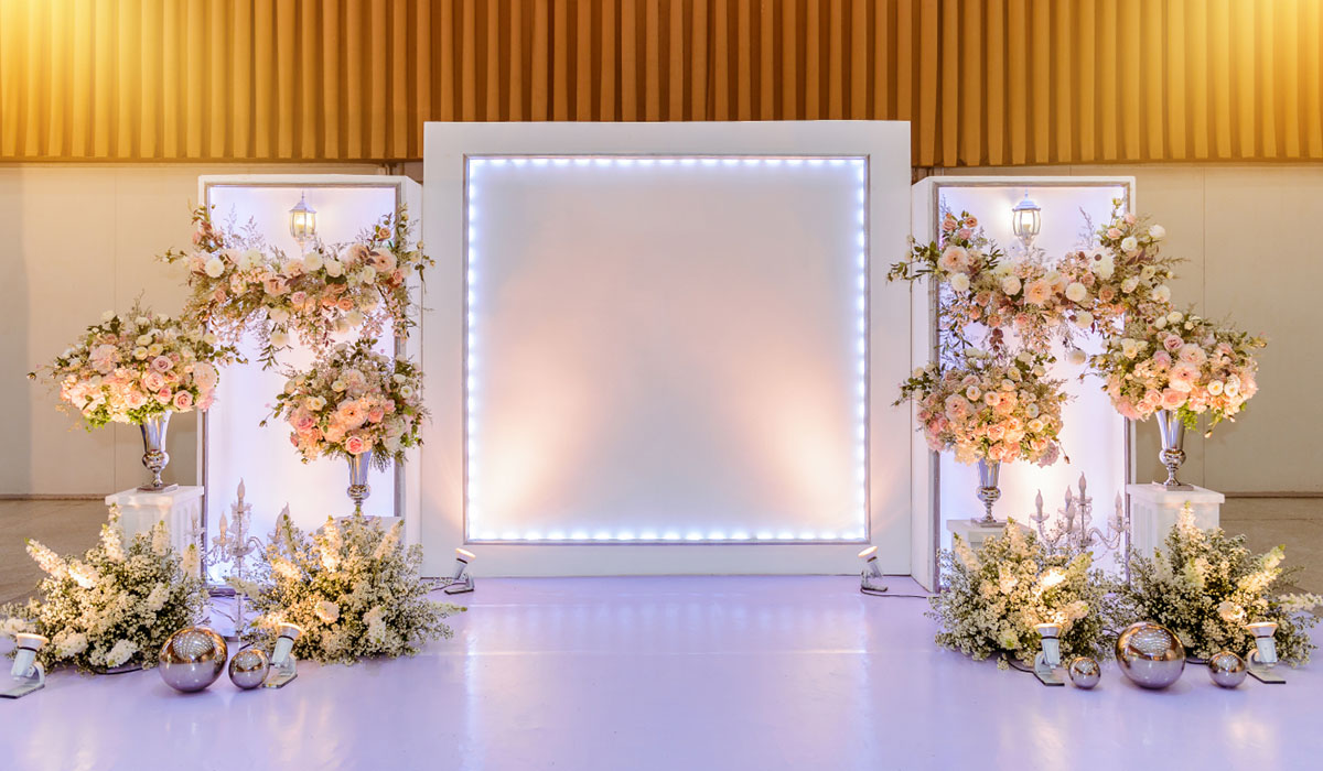 How to Make Your Wedding Day Unique: The Power of the Press Wall Experiences Unveiled
